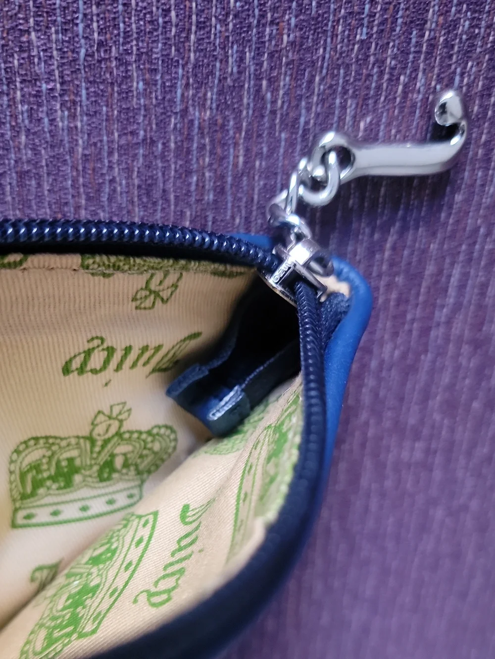 Juicy Couture stylish juicy